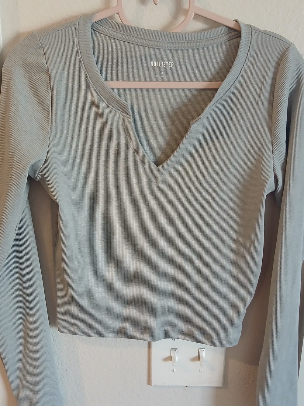Hollister Ribbed Long Sleeve V-Notch Top — Sage Green